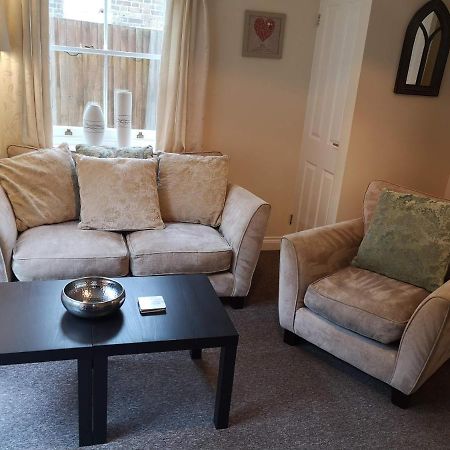 Coastal Escape Deal - 2 Bedroom House -Short Lets & Serviced Accommodation 外观 照片