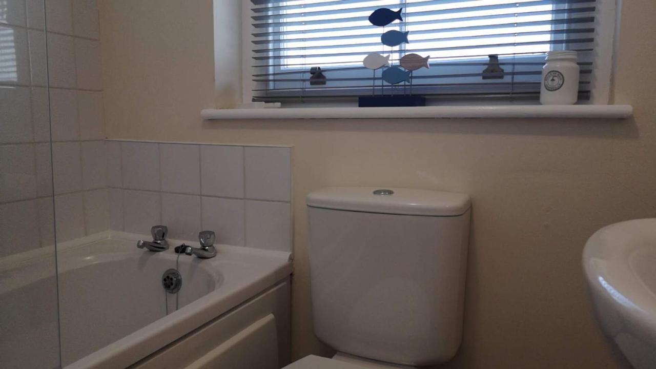 Coastal Escape Deal - 2 Bedroom House -Short Lets & Serviced Accommodation 外观 照片