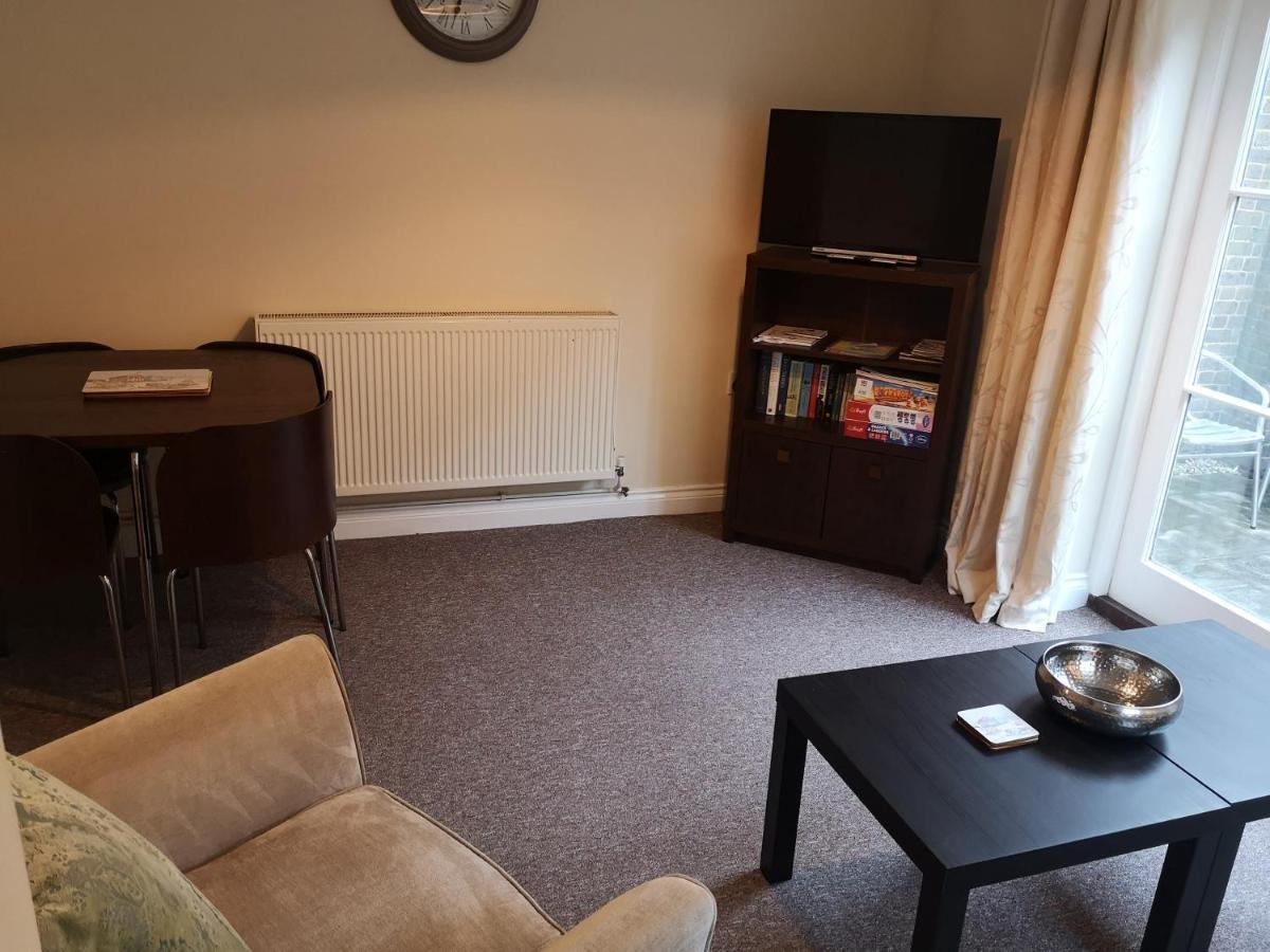 Coastal Escape Deal - 2 Bedroom House -Short Lets & Serviced Accommodation 外观 照片